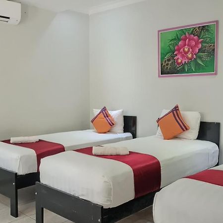 Cahaya Adrian Near Komodo Airport Лабуан Баджо Екстериор снимка